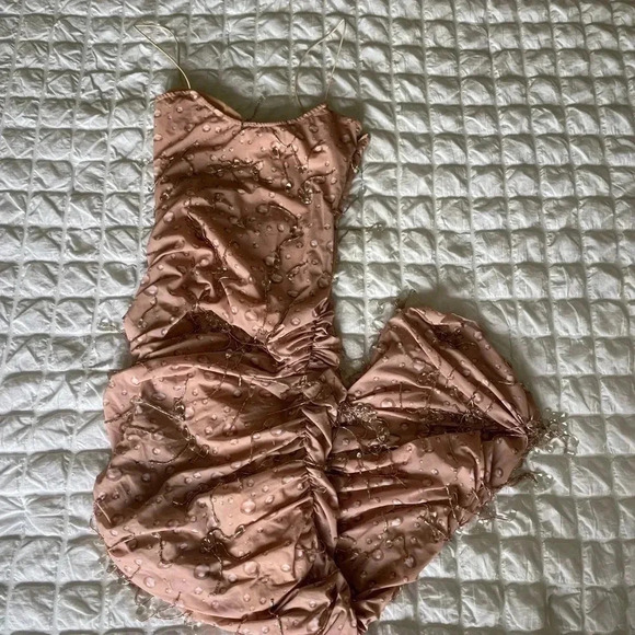 Revolve H:ours Constanza midi dress in water droplets - Picture 5 of 11